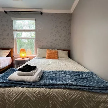 5 Bedrooms 7 Beds Luxury Fenced Yard Pets Ok Charlotte