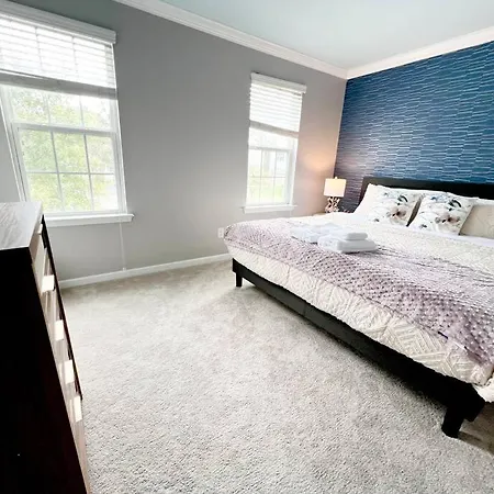 5 Bedrooms 7 Beds Luxury Fenced Yard Pets Ok