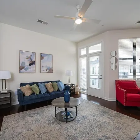 Chic 1-bedroom Modern With Gym & Free Parking