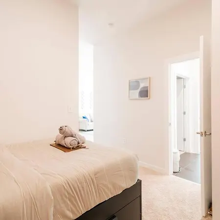 Stylish 2-bedroom In With Free Parking Apartment Charlotte