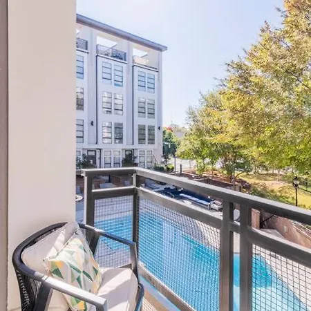 Stylish 2-bedroom In With Free Parking *