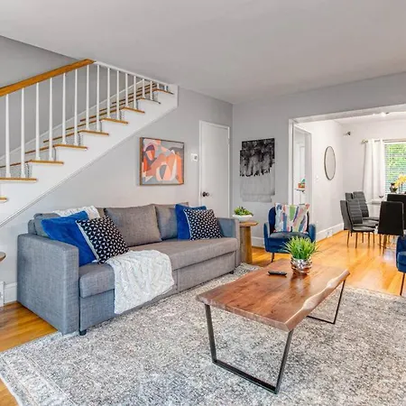 Cozy & Charming Home, Minutes To Everything! * Charlotte