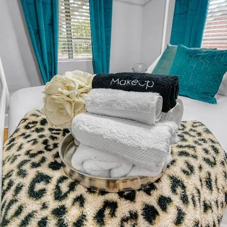 Cozy & Charming Home, Minutes To Everything! * Charlotte