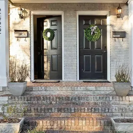 Holiday home Charming Getaway, Minutes To Everything! Charlotte