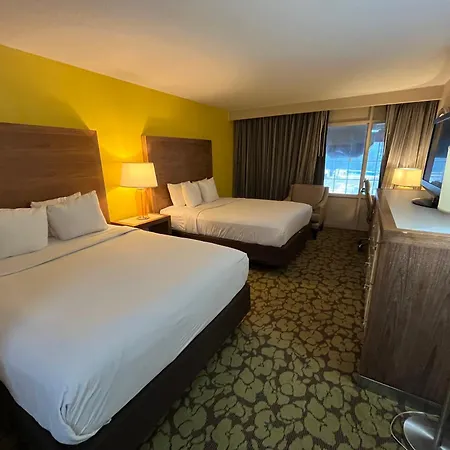 Ramada Plaza By Wyndham South End Airport Hotel 3*