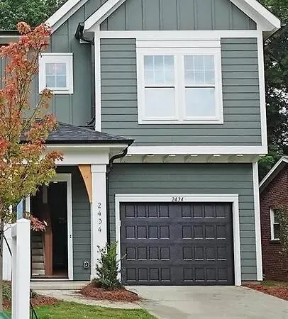 Spacious And Comfy Clt Retreat Holiday home Charlotte