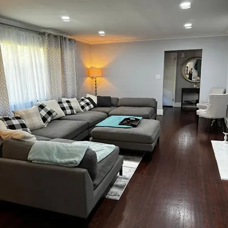 Best Of 2 Worlds City N Country! Villa