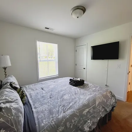 Ranch Home! Near Uncc, Medieval, Pavilion & Uptown Holiday home Charlotte