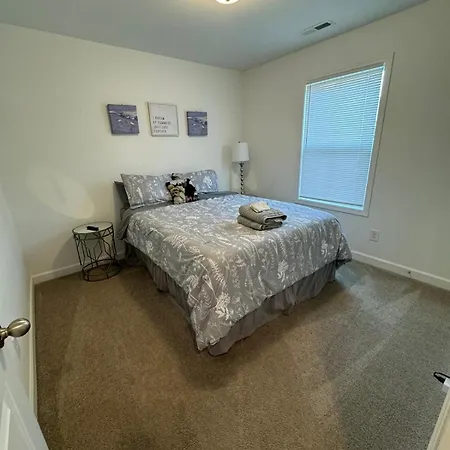 Holiday home Ranch Home! Near Uncc, Medieval, Pavilion & Uptown *