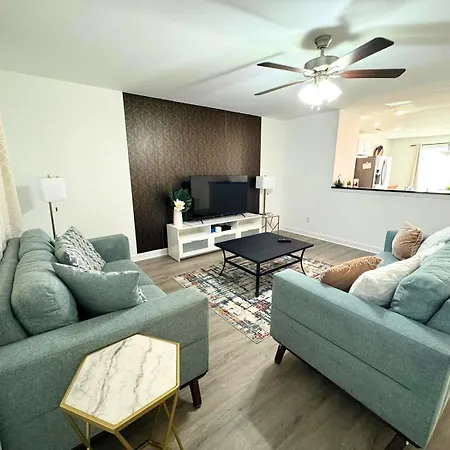 Ranch Home! Near Uncc, Medieval, Pavilion & Uptown Charlotte