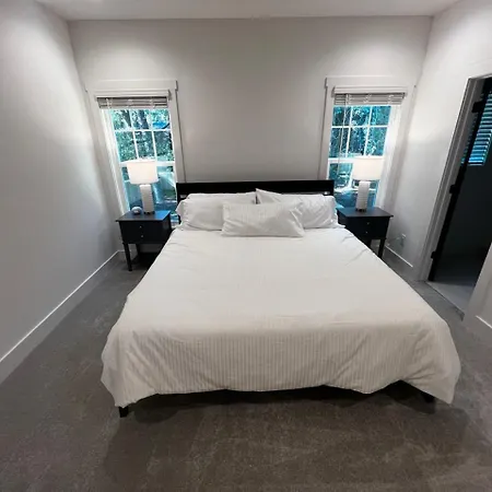 Holiday home Spacious And Comfy Clt Retreat