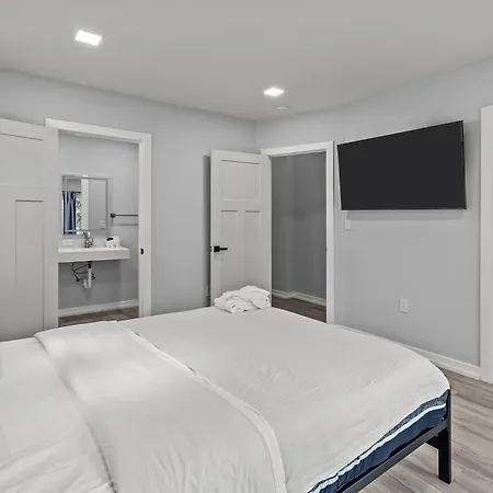 Holiday home Retreat: Luxury 4br Heaven *