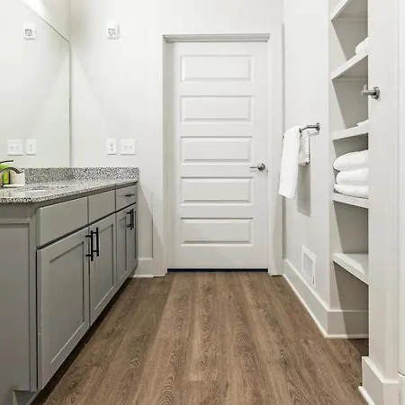 Landing At The Henry - 1 Bedroom In Northwest Apartment Charlotte