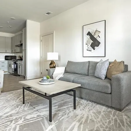 Landing At The Henry - 1 Bedroom In Northwest