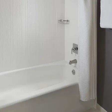 Courtyard Arrowood 3*