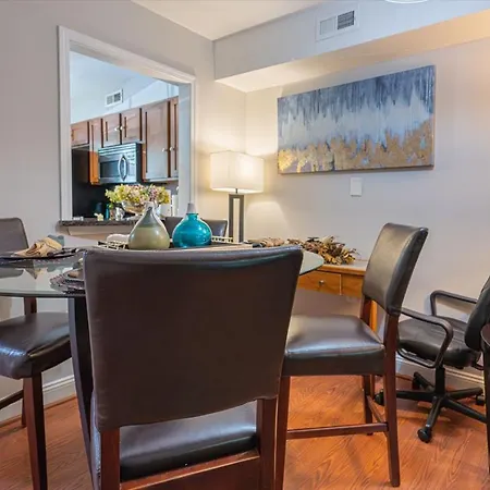 Magnificent 2 Bedrooms And 2 Baths Aparthotel Charlotte