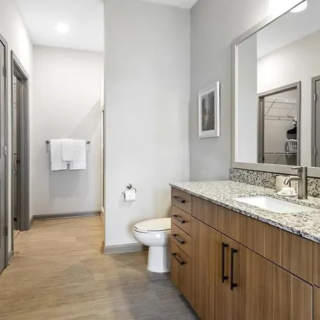 Landing Modern With Amazing Amenities * Charlotte