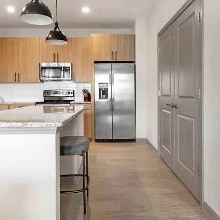 Landing Modern With Amazing Amenities Apartment Charlotte
