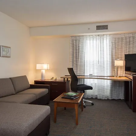 Hotel By Marriott Piper Glen