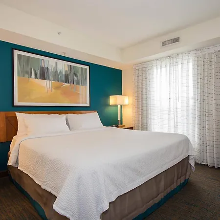 Hotel By Marriott Piper Glen 3*