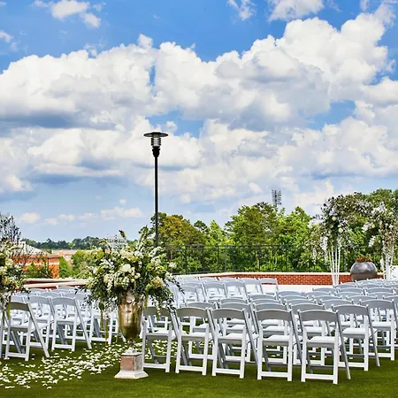 Unc Marriott & Conference Center 3*