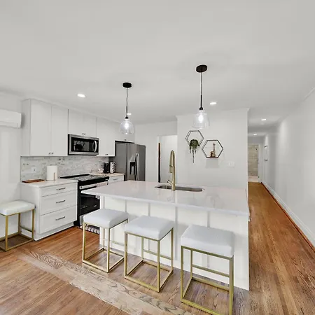 Apartment In The Center Of It All!