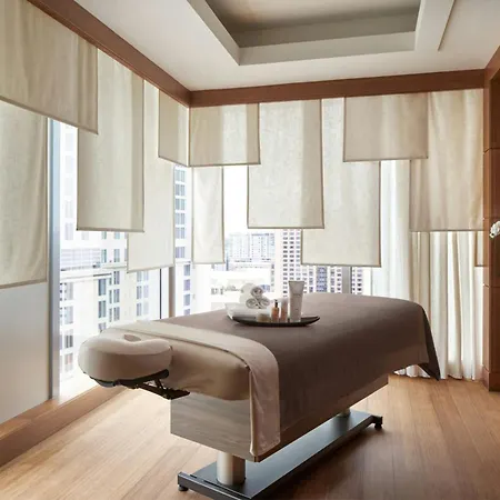 The Ritz-carlton,