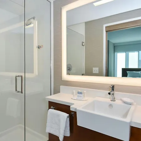 Springhill By Marriott Center Hotel 3*