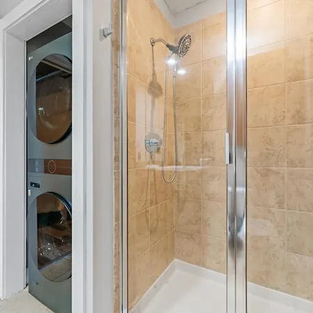 Perfect Uptown Loft-2 Min Walk To City's Spots Apartment Charlotte