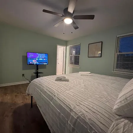 Apartment 3 Bedroom Townhome Pineville *