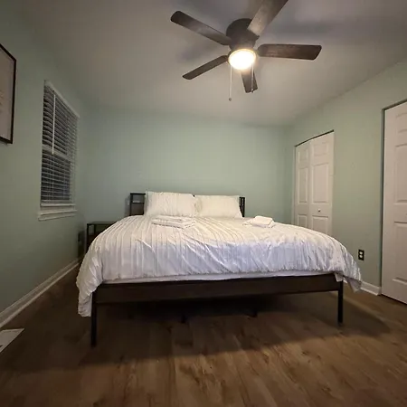 3 Bedroom Townhome Pineville Apartment *