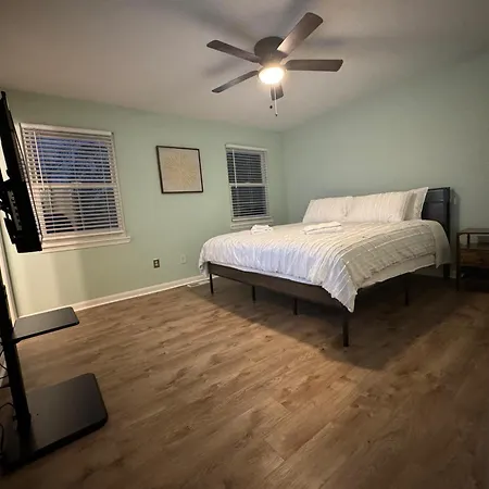 Apartment 3 Bedroom Townhome Pineville *