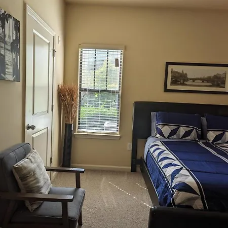 Away From - Book Friday And Saturday Get Sunday Free! Sleeps 7 Immediate Availability! Beautiful Gated Community Apartment