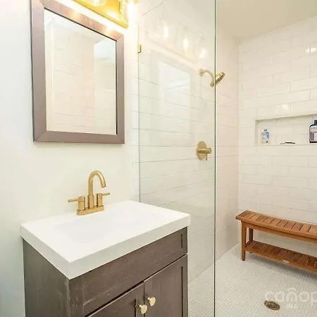 487) Massive 3 Bedroom With A Firepit * Charlotte