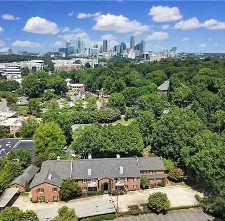 2 Bedroom In Heart Of Clt Apartment