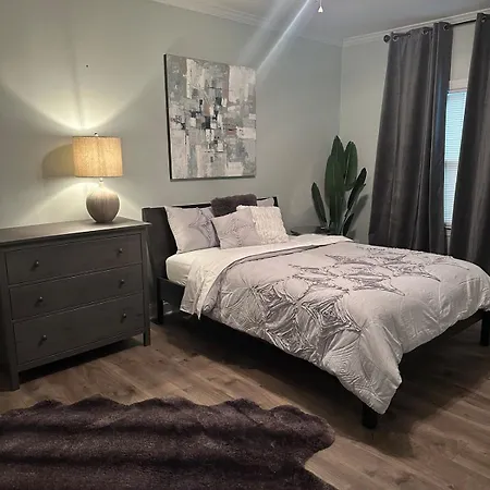 Apartment 2 Bedroom In Heart Of Clt