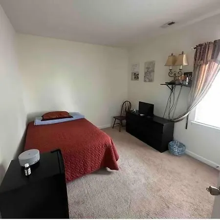 Private Furnished At Uncc Homestay Charlotte