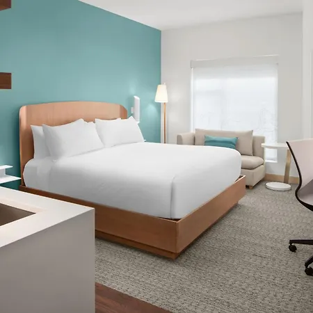 Element By Marriott Uptown Hotel 4*