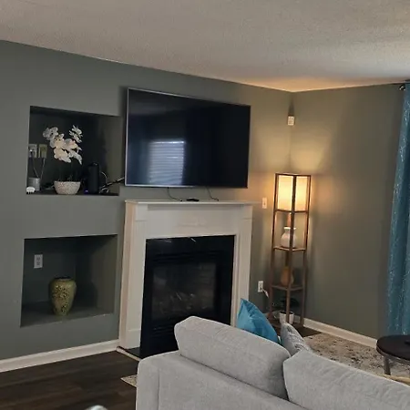 Holiday home Close To Uptown & Airport *
