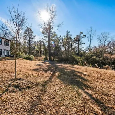 Pet Friendly 3br House In