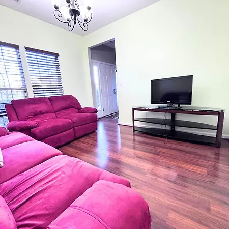 Amazing 4 Bdrm W Garage In Villa