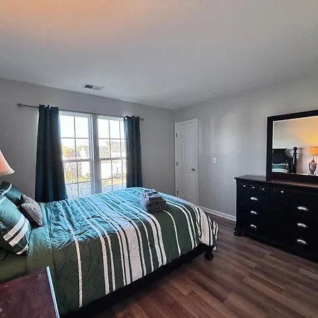 Amazing 4 Bdrm W Garage In Villa Charlotte