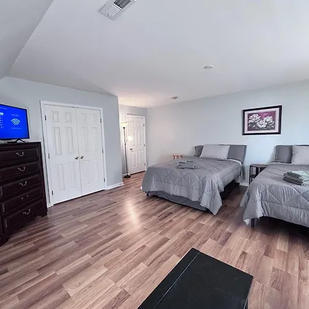 Villa Amazing 4 Bdrm W Garage In *