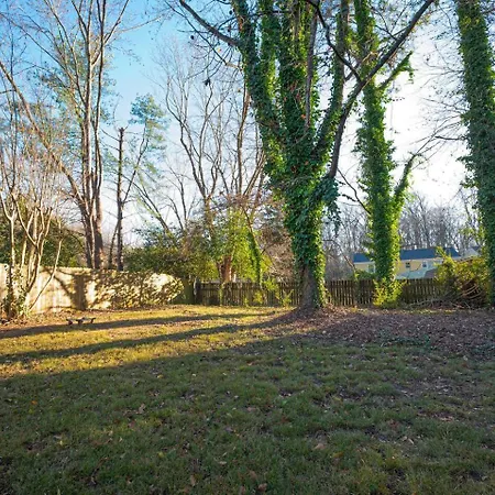 Holiday home Comfy 3 Bed Housebackyardwifispacy Charlotte