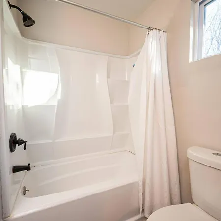 Comfy 3 Bed Housebackyardwifispacy Charlotte