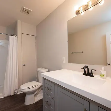 Holiday home Comfy 3 Bed Housebackyardwifispacy Charlotte