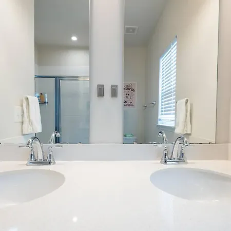 Brand-newwi-fipool-tabledt3bed Holiday home