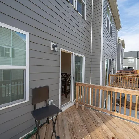 Brand-newwi-fipool-tabledt3bed * Charlotte