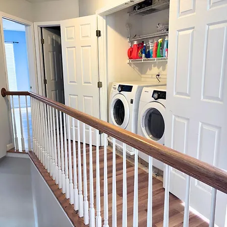 Amazing 4 Bdrm W Garage In Charlotte