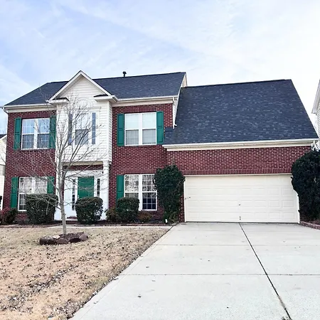 Villa Amazing 4 Bdrm W Garage In Charlotte